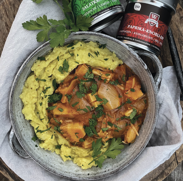 Jackfruit Gulasch mit Kartoffelstampf